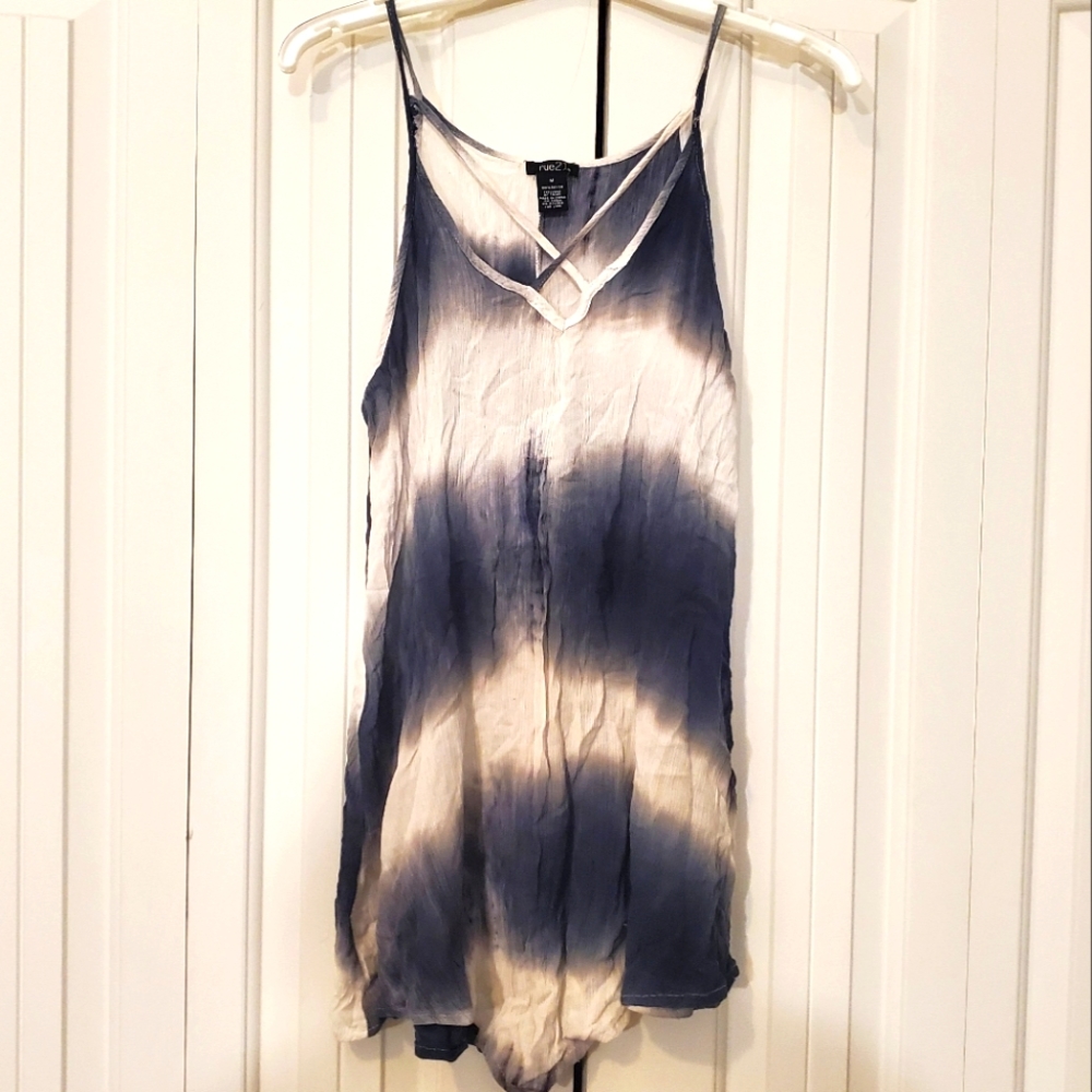 Scrunch tank top.🍒